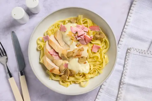 Creamy Chicken Carbonara