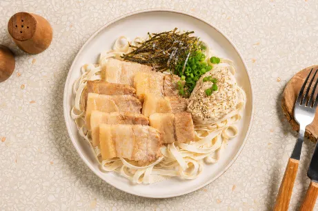 수비드 통삼겹 두부면 막국수